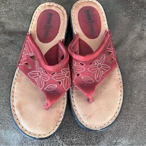 Minnetonka Leather Thong Sandals Red Size 6